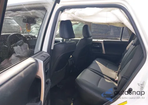 2020 Toyota 4Runner Sr5 Premium z USA, uszkodzony, nr VIN JTEBU5JR2L5765401